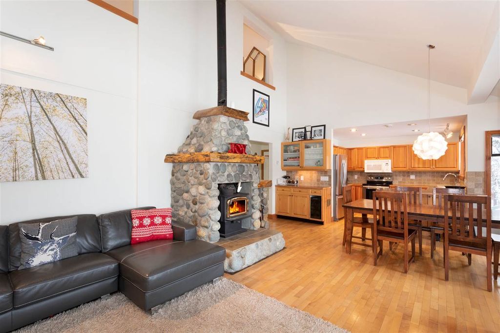 listing image 1106903776981360042