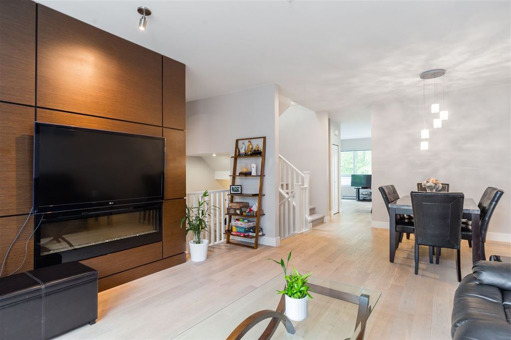 listing image 1101525903204706628