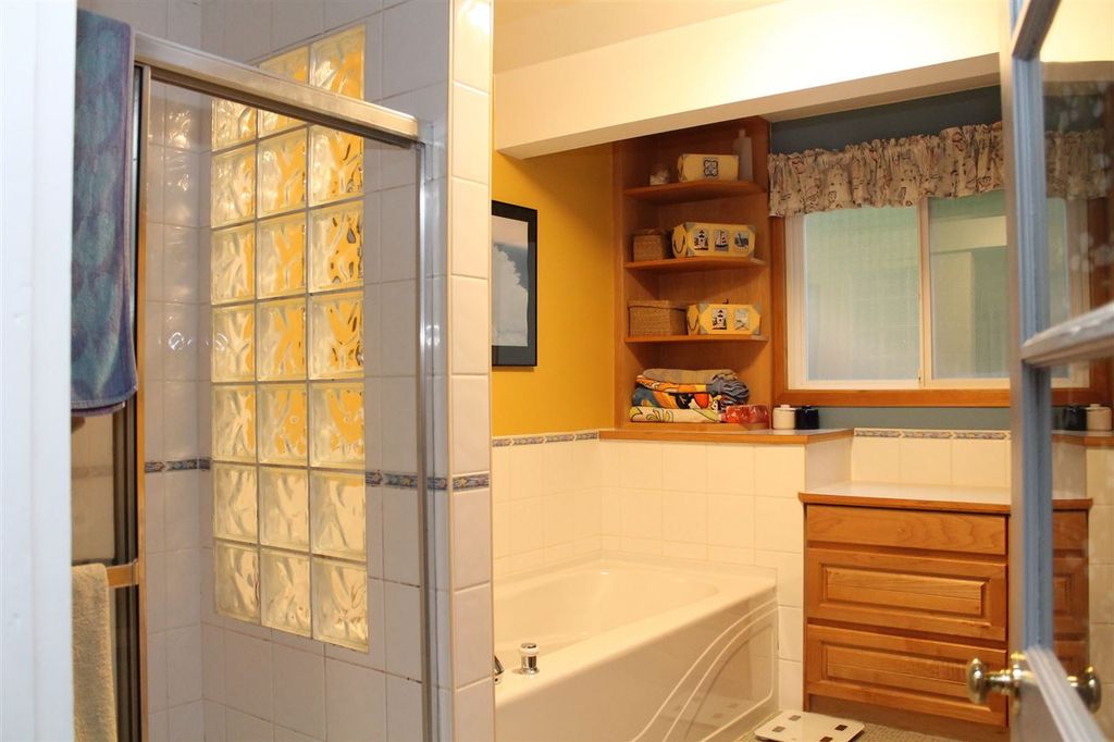 listing image 1102184715698770060