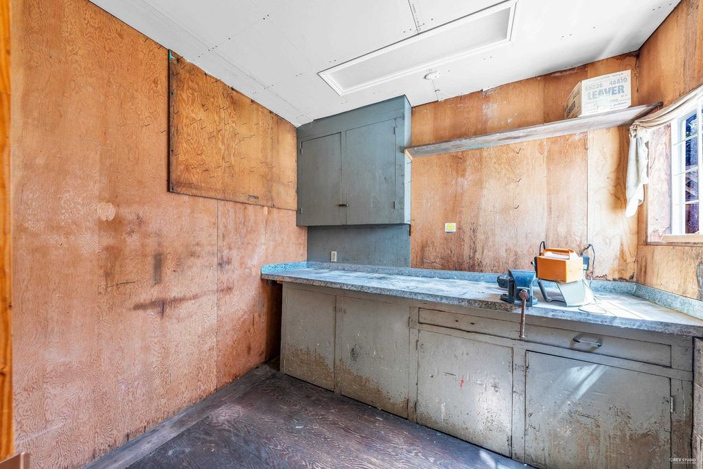 listing image 1102283937343267668