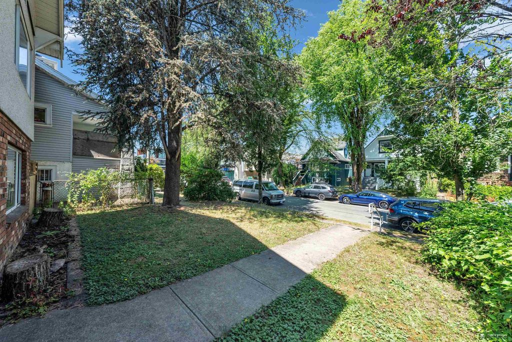 listing image 1102170867557789469