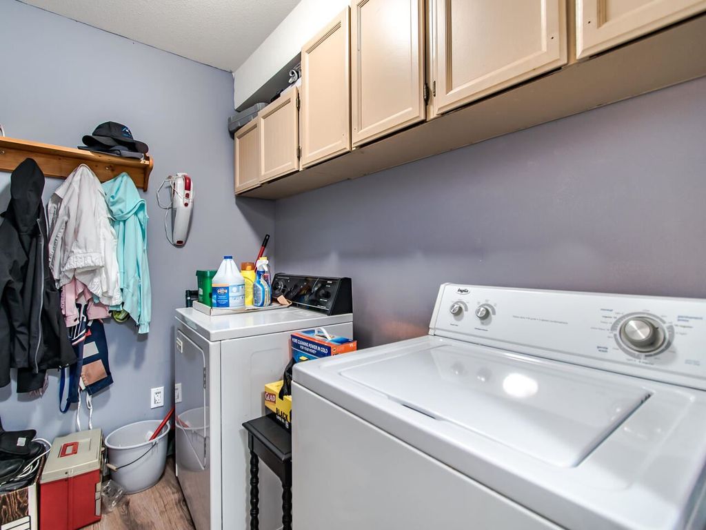 listing image 1105862561891971376