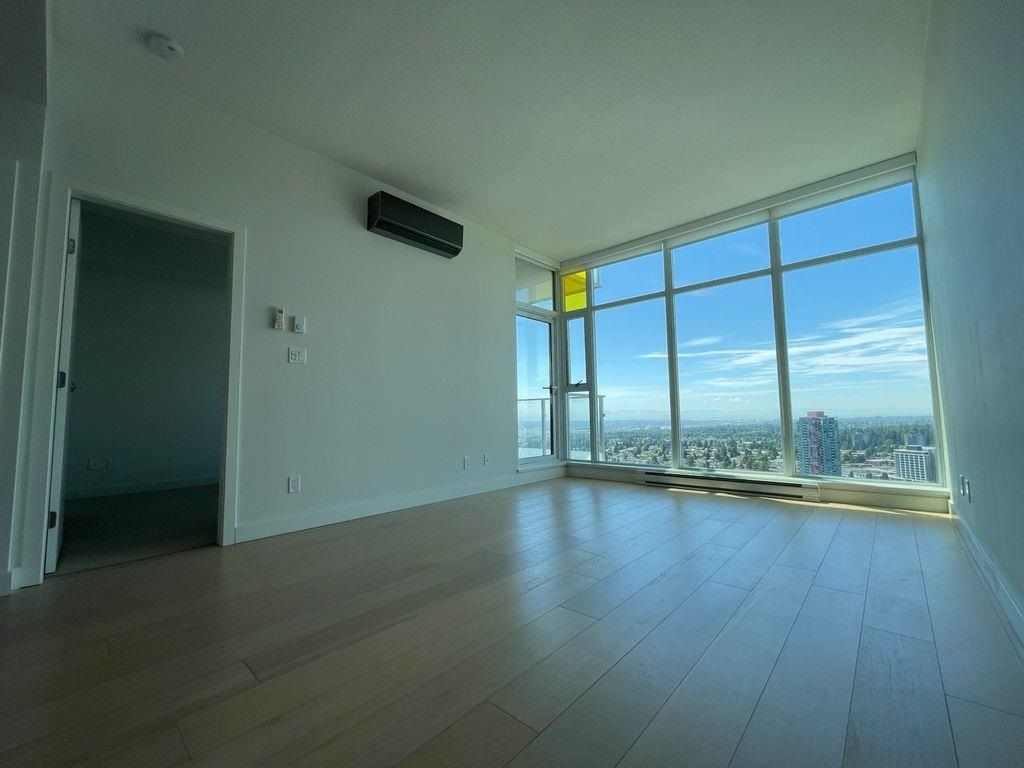 listing image 1105019735285335200