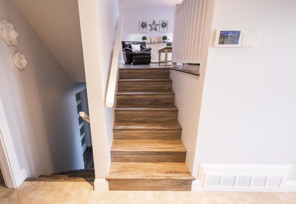 listing image 1102392453715183034