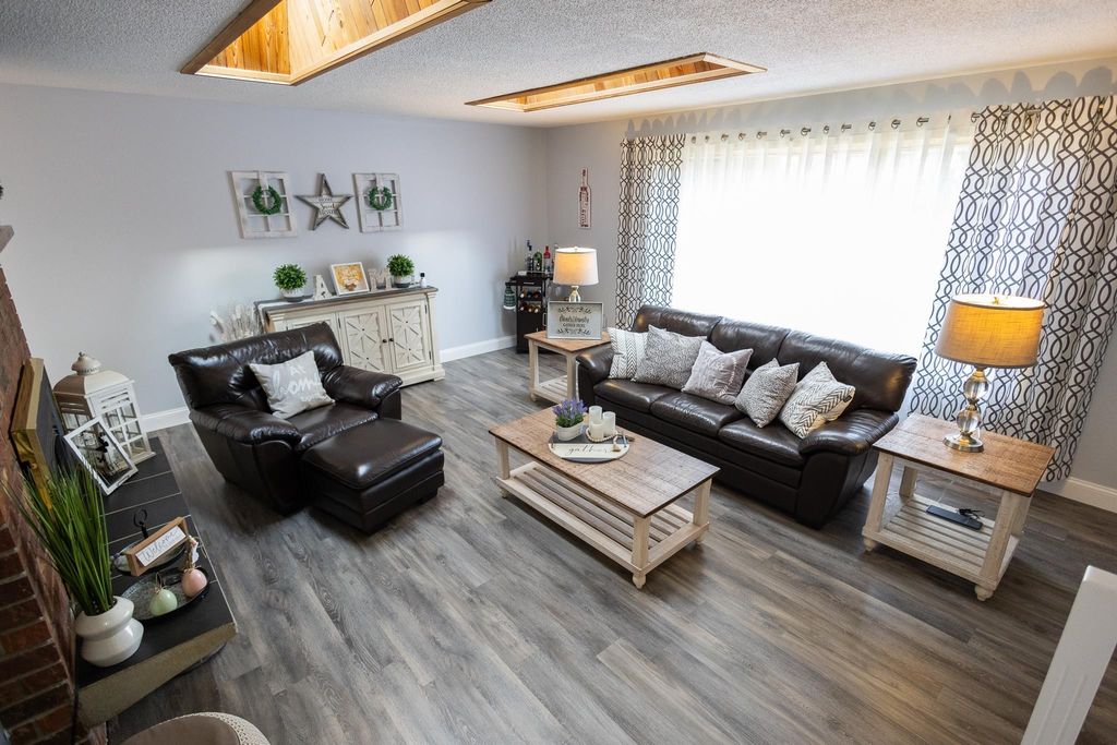 listing image 1102371524985631189