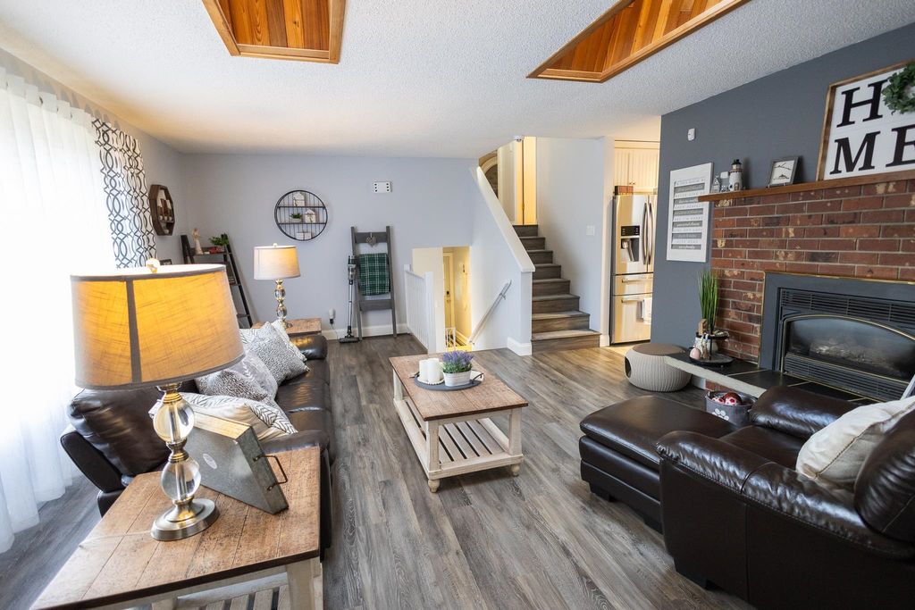 listing image 1107011616463944247