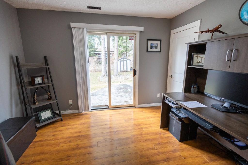 listing image 1109475868651745070