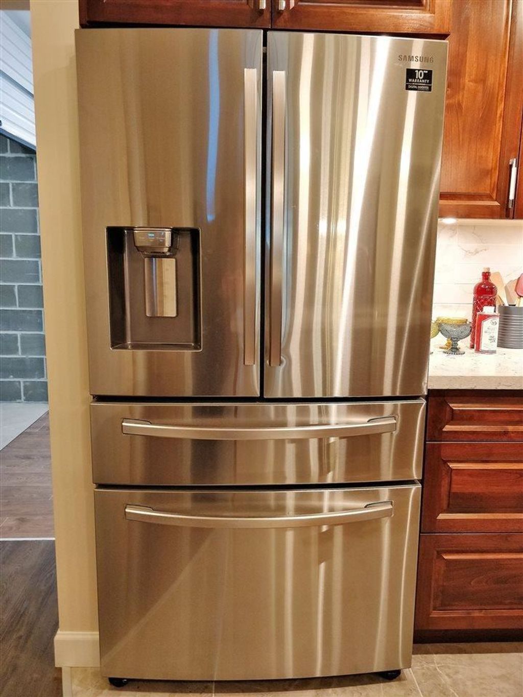 listing image 1100149545490094003