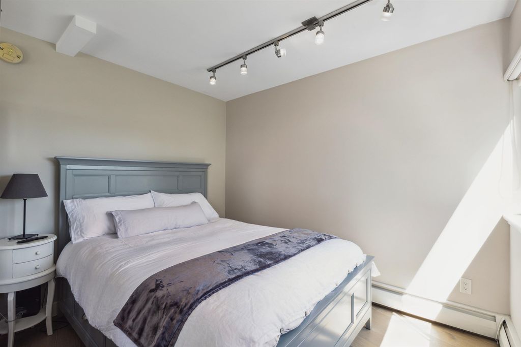 listing image 1102885007868562320