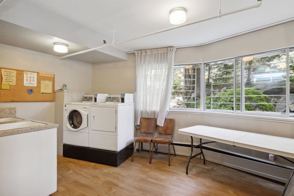 listing image 1109347445900896849