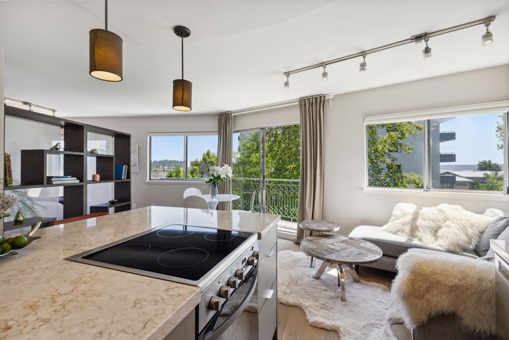 listing image 1102560824832605347