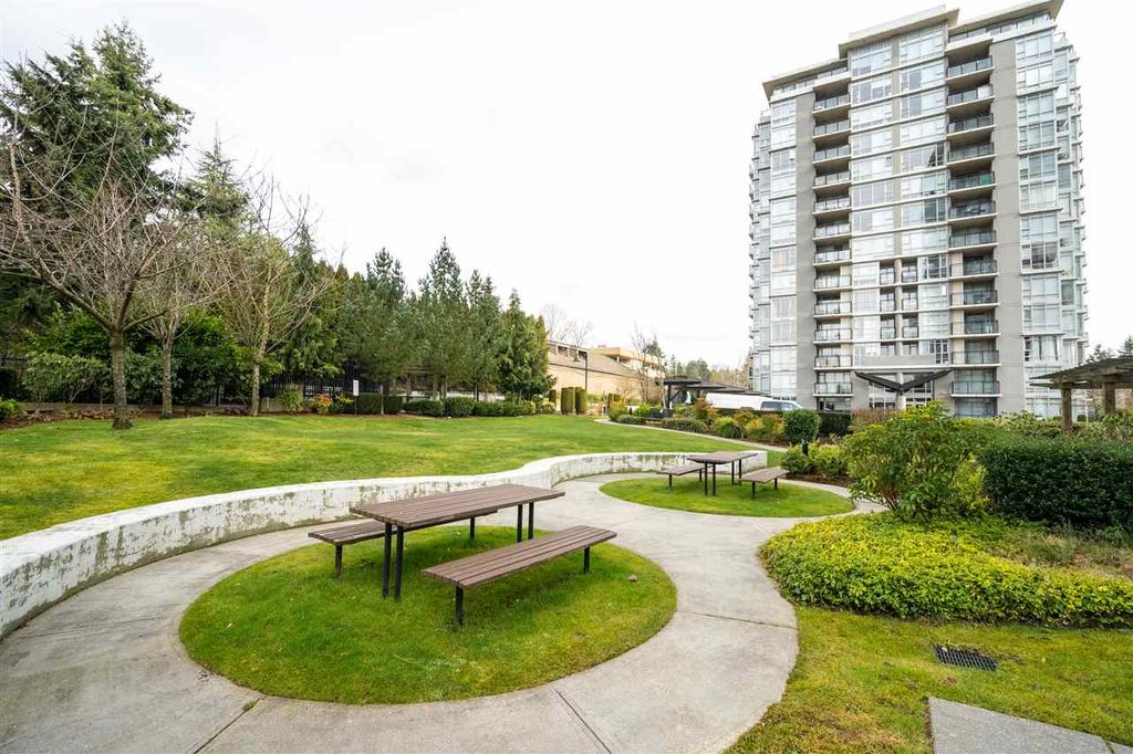 listing image 1102888135239009397