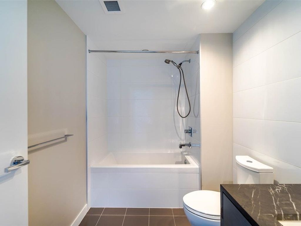 listing image 1104172796937061426