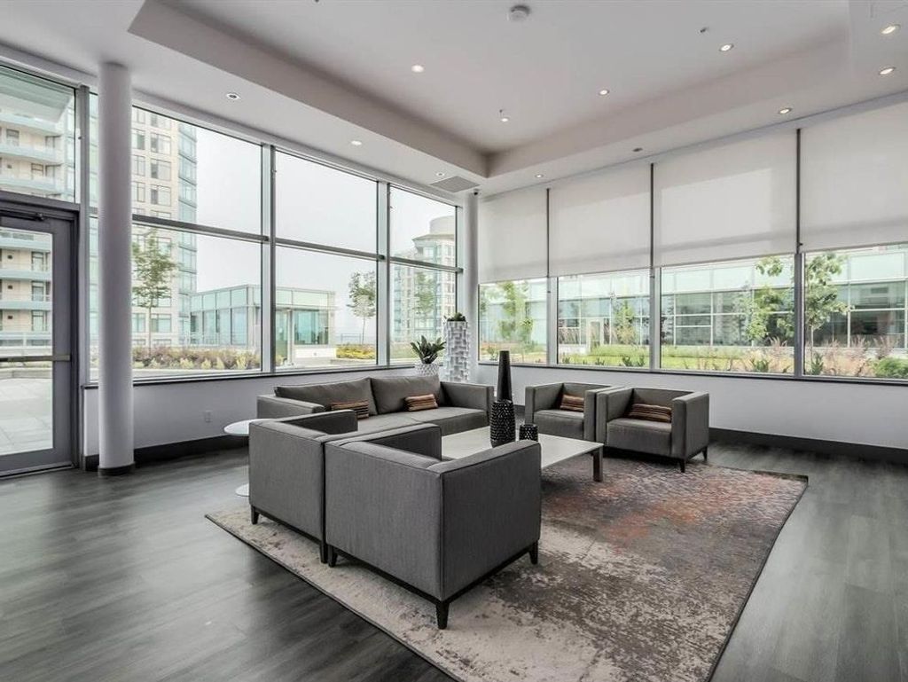 listing image 1109487032840390809