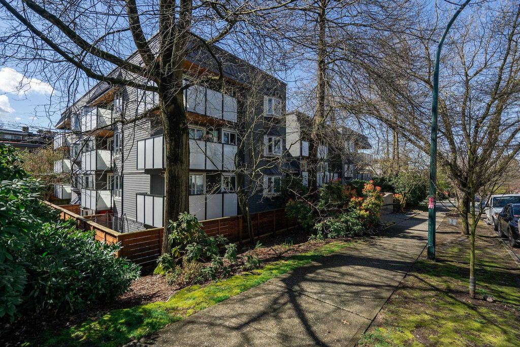 listing image 1109435307274359928