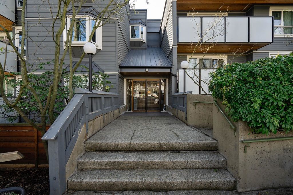listing image 1104995581280170705