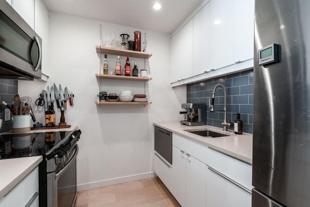 listing image 1109049843742847581