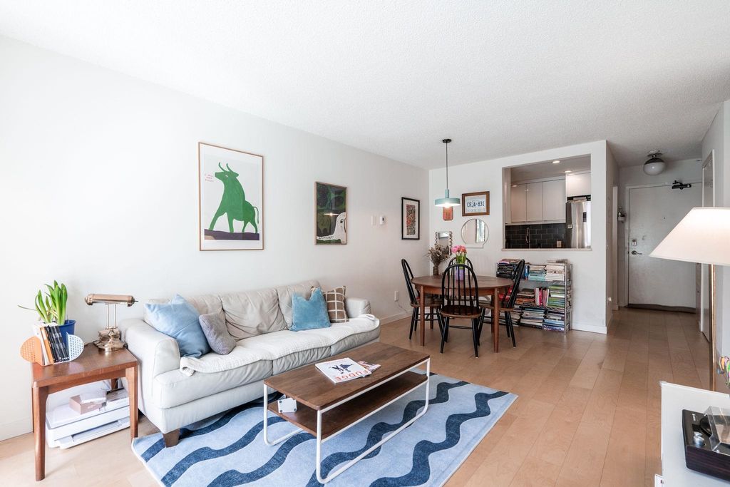 listing image 1107010241423277636