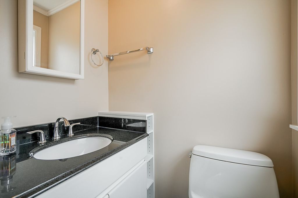 listing image 1107178320972198770
