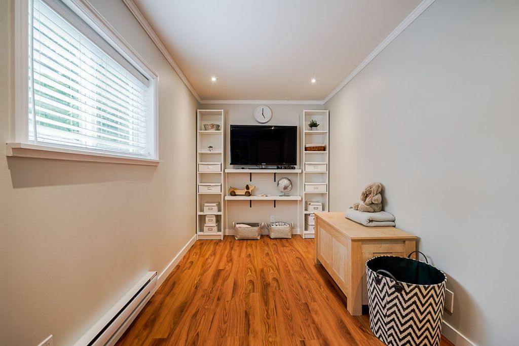 listing image 1109385398681749699