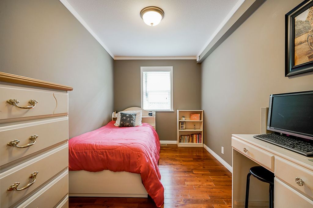 listing image 1102725349753206522