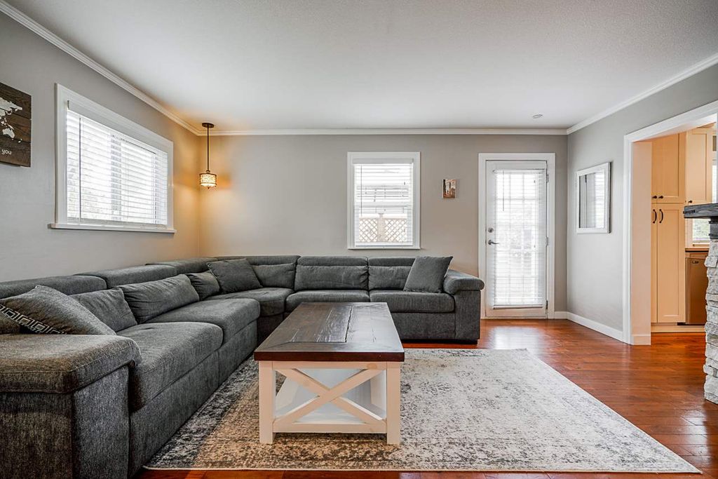 listing image 1104916184433015312