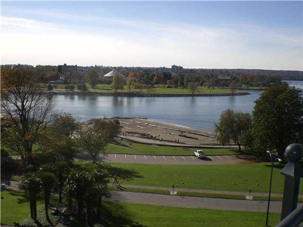 listing image 1103688268879641406
