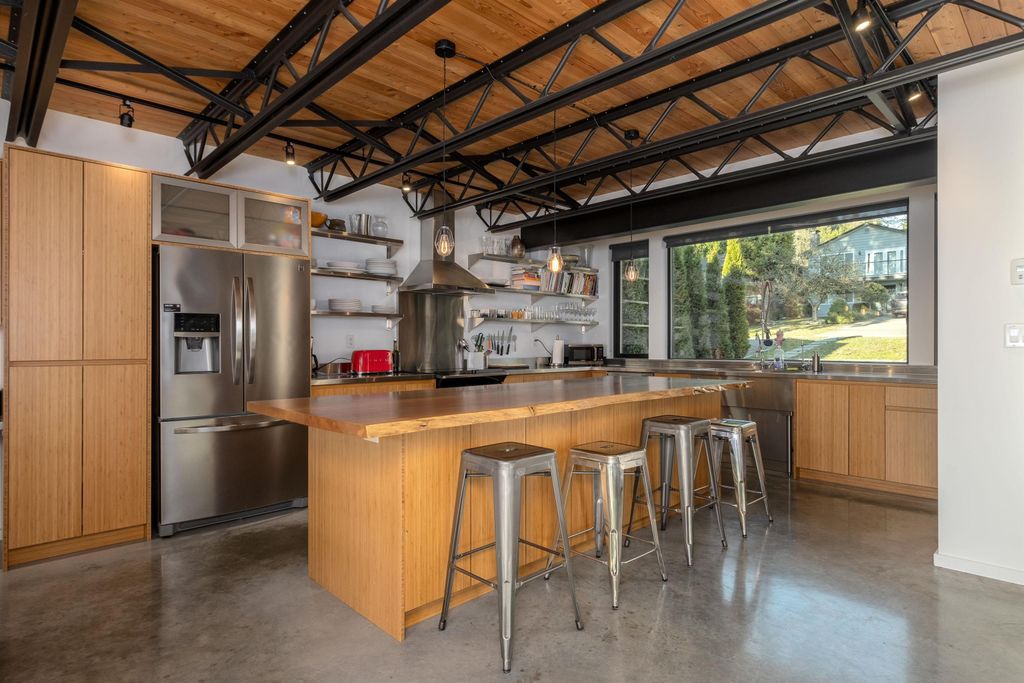 listing image 1106893257142485074