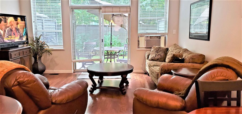 listing image 1109080593365745807