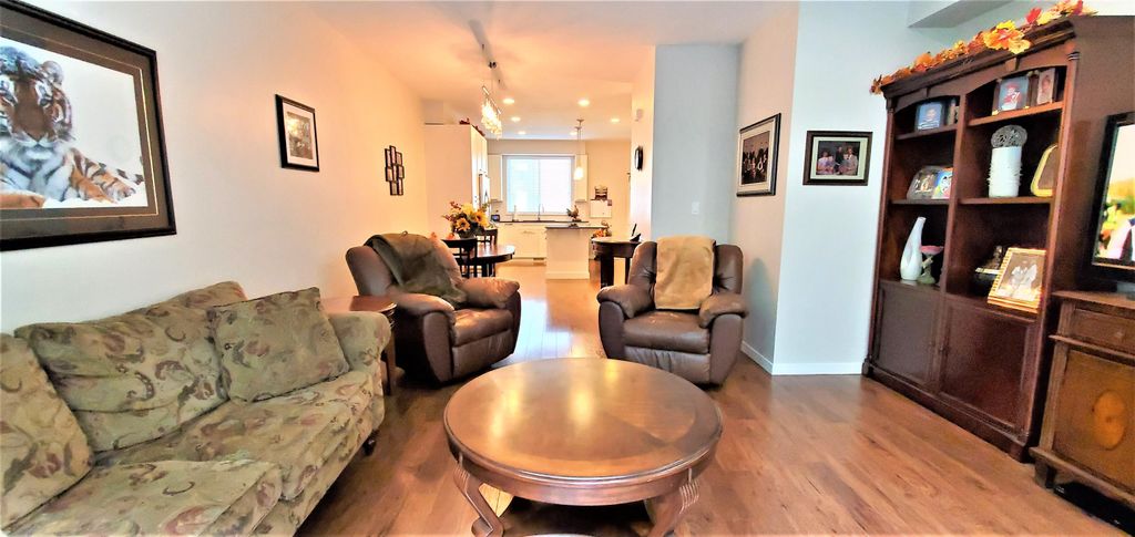 listing image 1104352713216281034