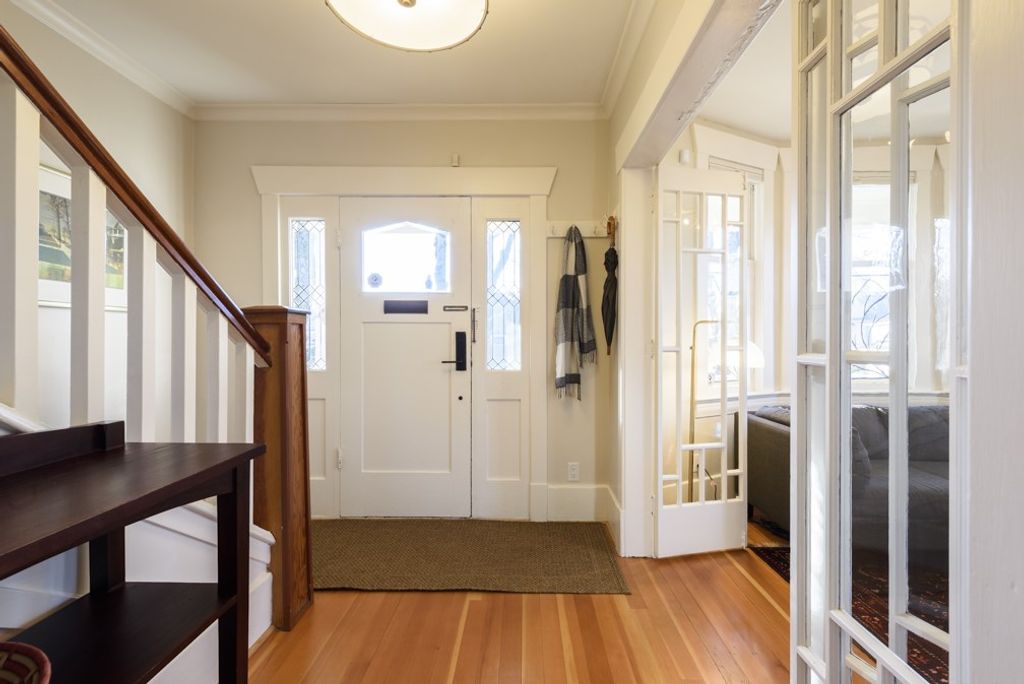 listing image 1105221707603317938