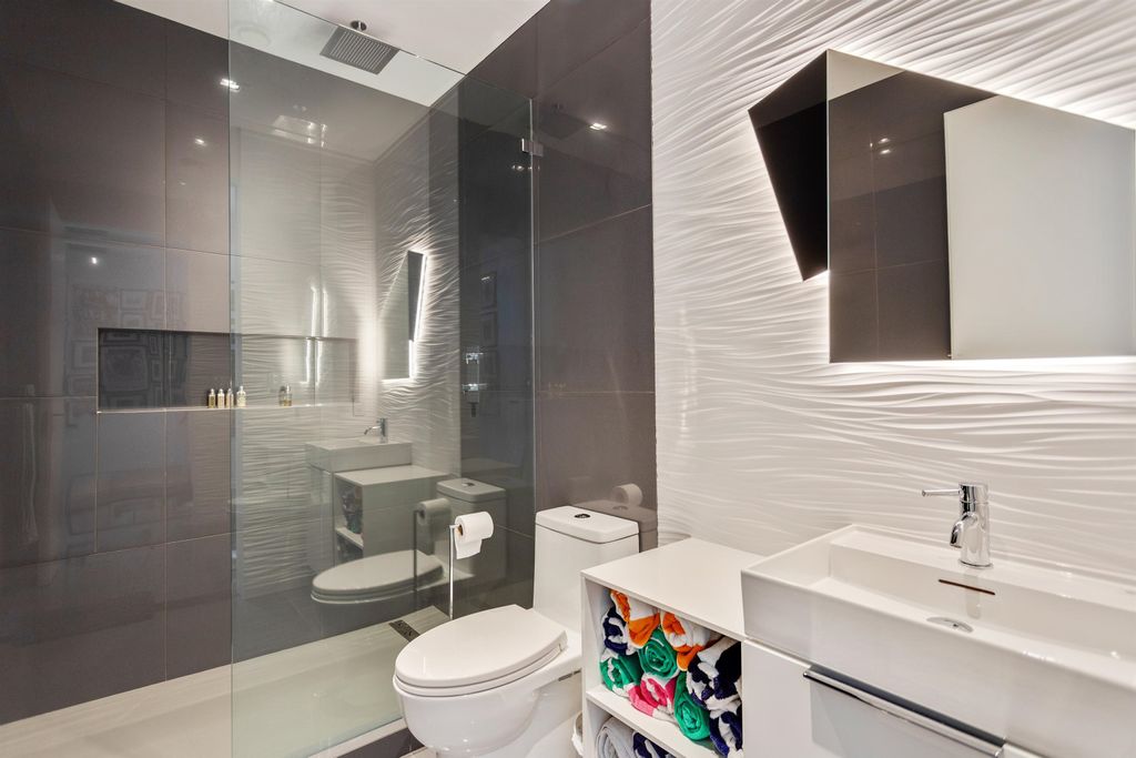 listing image 1101957122207855204
