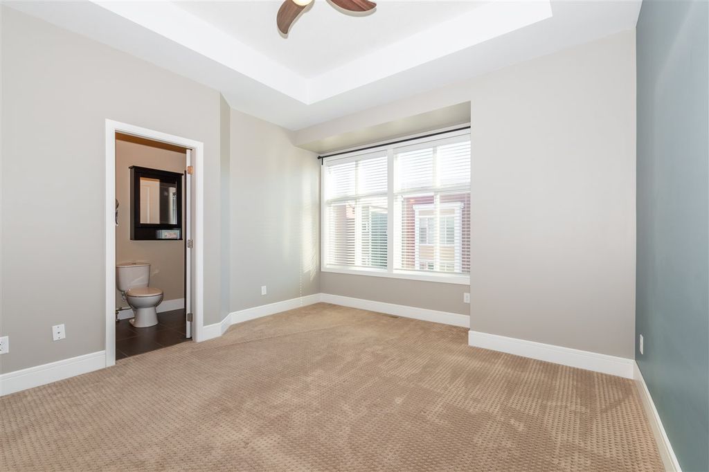 listing image 1103758109888920610