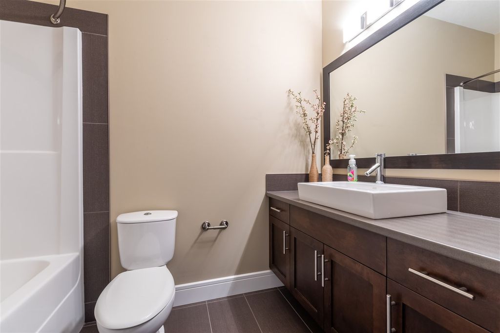 listing image 1101225209606633312