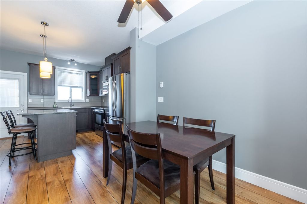 listing image 1102042619116551771