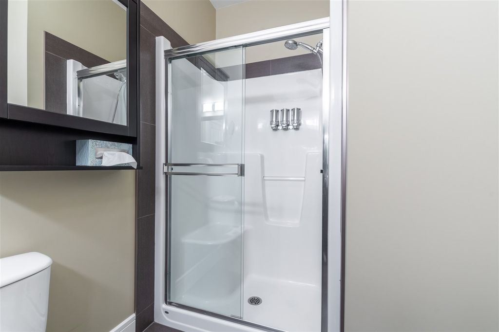 listing image 1104016019837041491