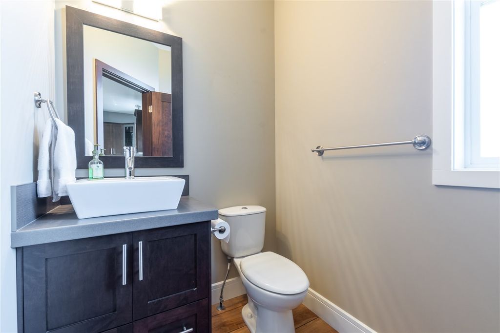 listing image 1102933082507464468