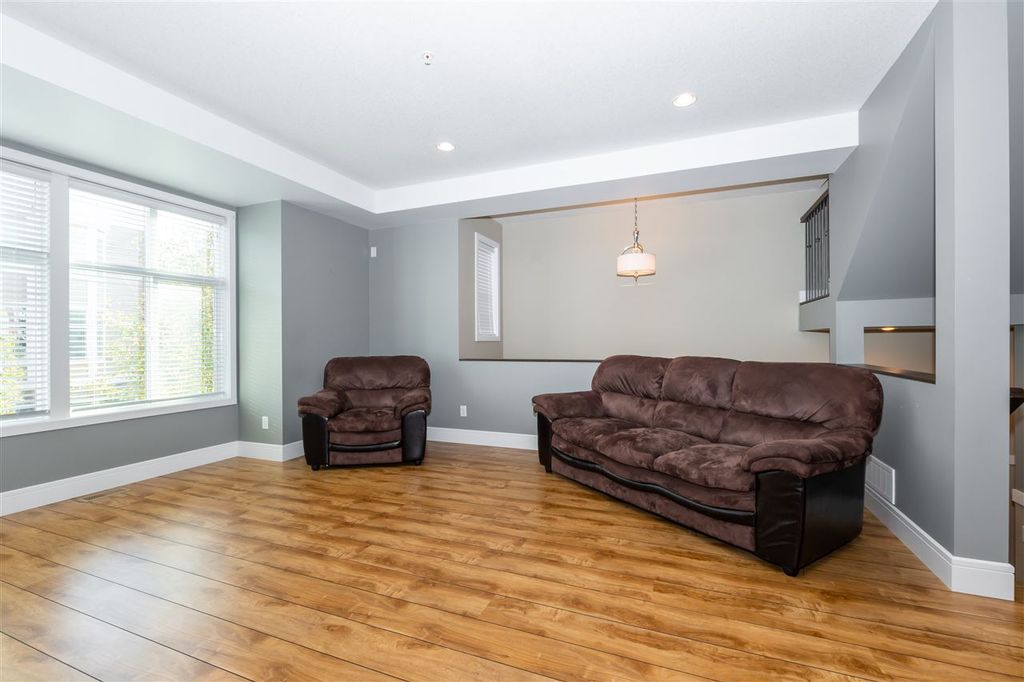 listing image 1108405207344385640