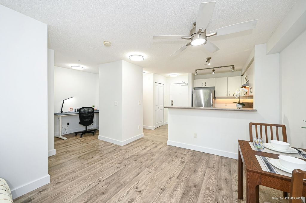 listing image 1104838874627819104