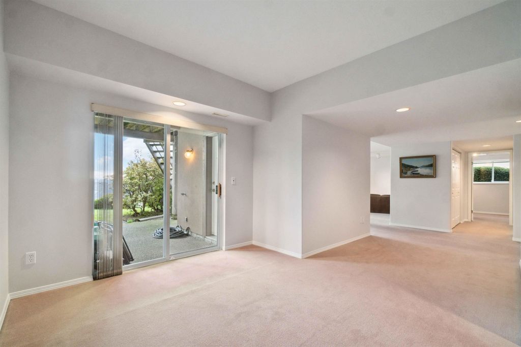 listing image 1102789164436604058