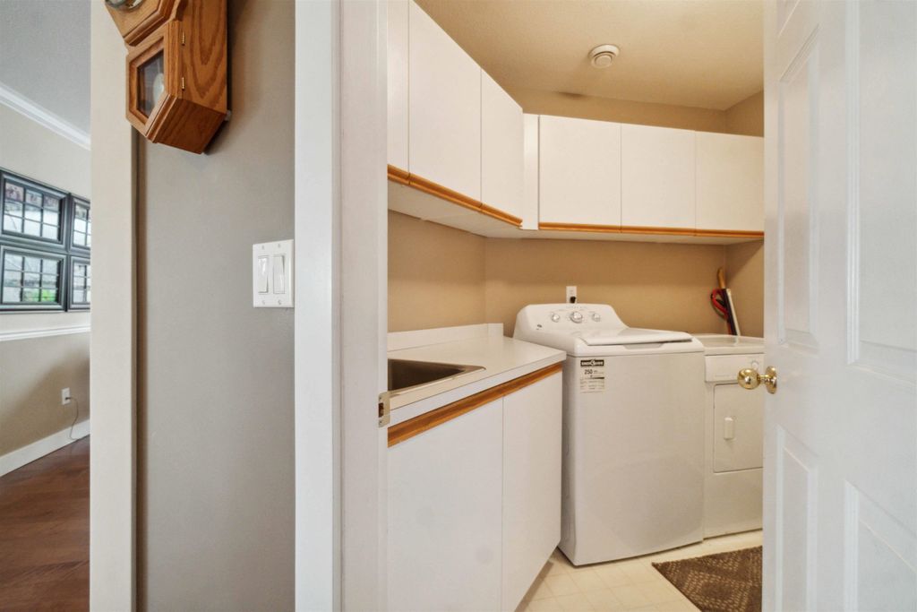 listing image 1104574479236392290