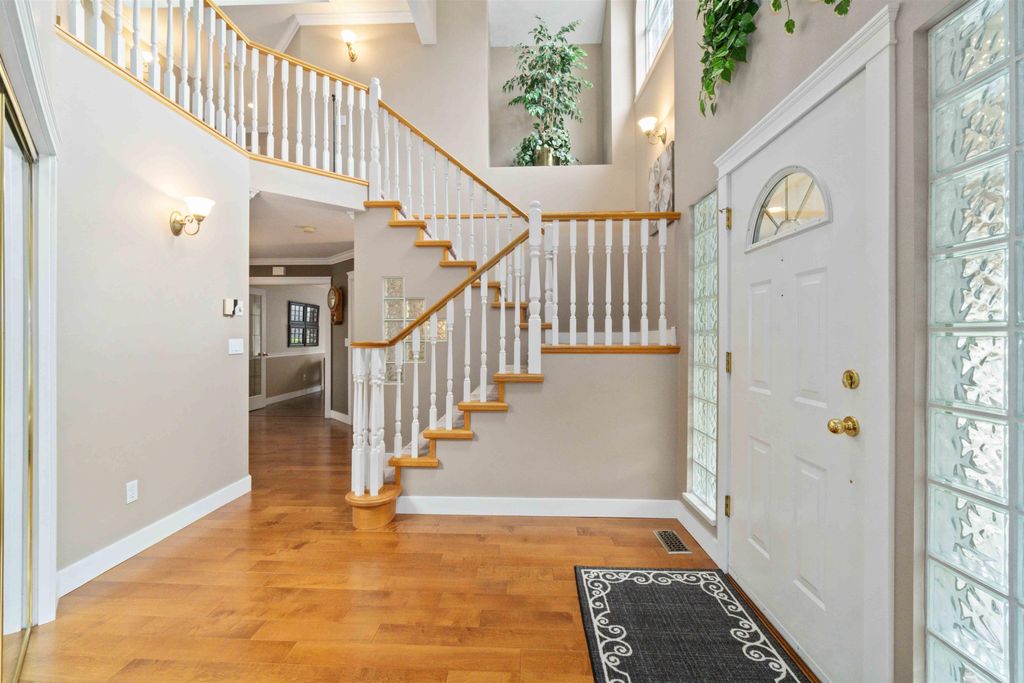 listing image 1104817203233474658