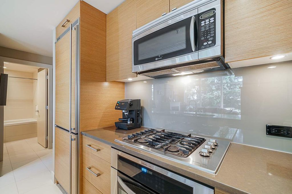 listing image 1104560585851867888