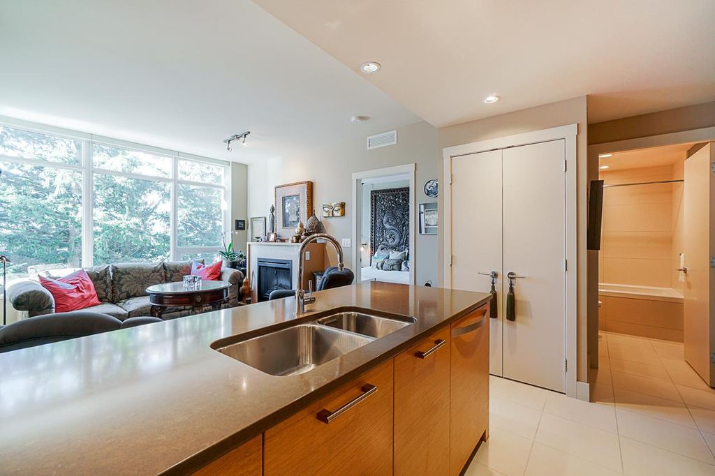 listing image 1106679804308317498