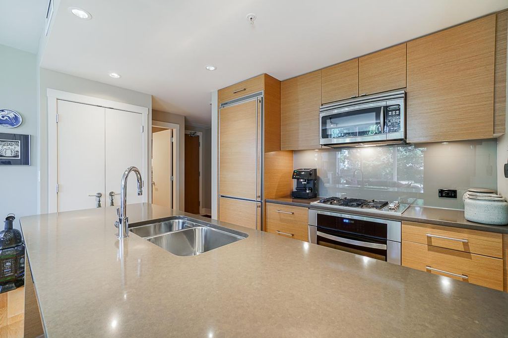 listing image 1104054763641073821