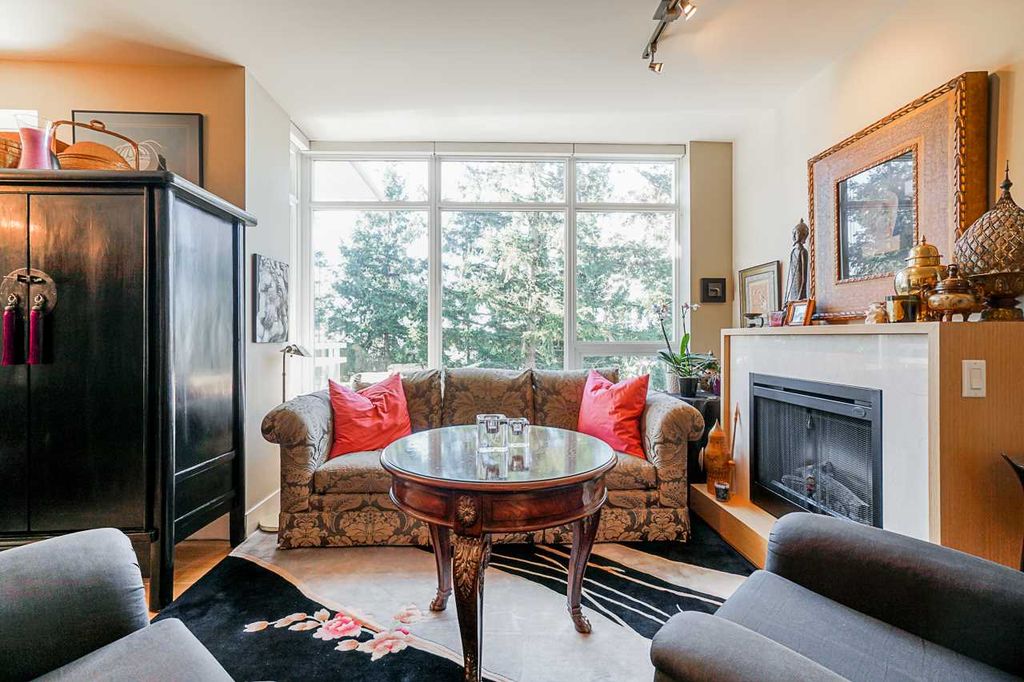 listing image 1107987239170932877