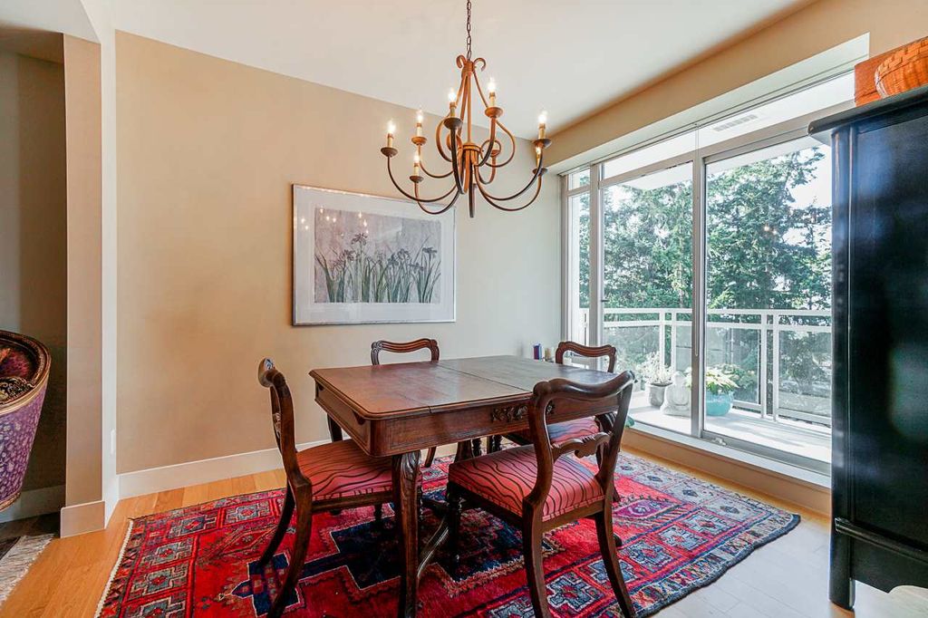 listing image 1102147525817884545