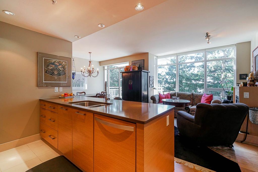 listing image 1103701045452804715