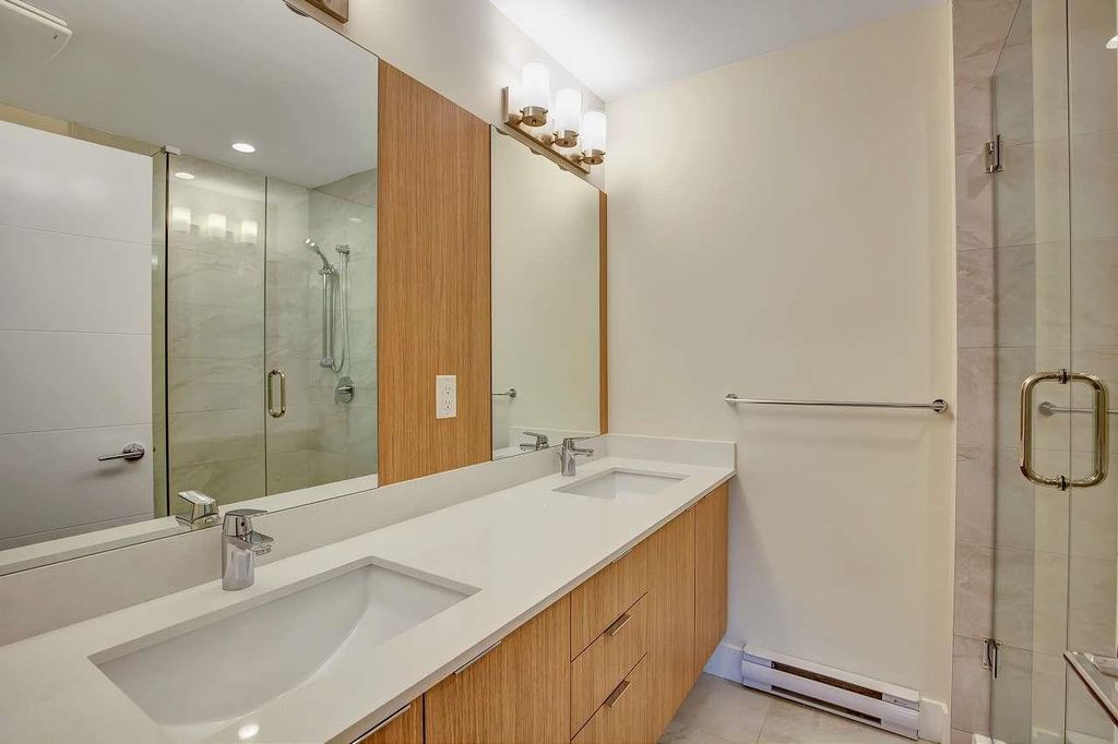 listing image 1108942356407430706
