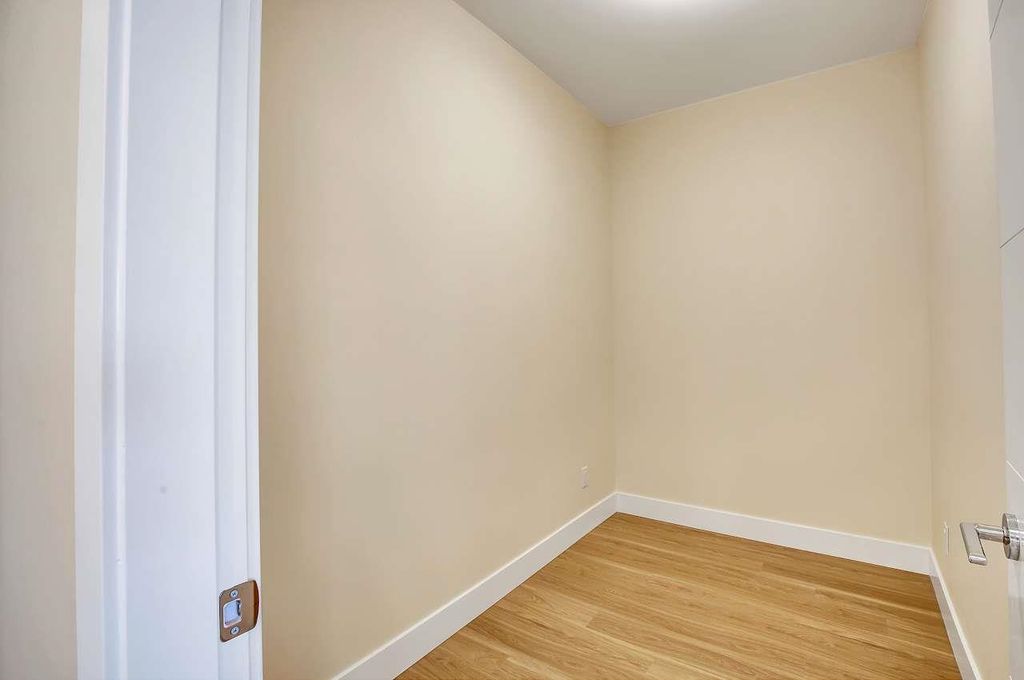 listing image 1104823693524678286